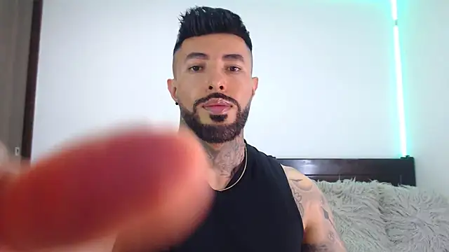 andrea de lucaa online show from 02-08-26, 01:47