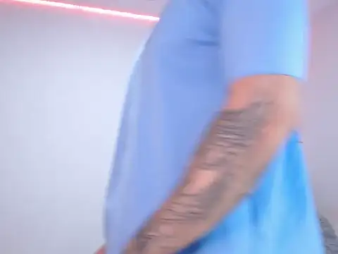 andrea de lucaa online show from 11-28-25, 01:28