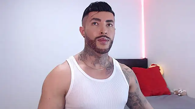 andrea de lucaa online show from 11-23-25, 03:49