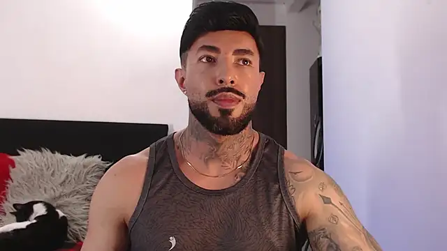 Snapshot of andrea_de_lucaa chatting on 06-21-26, 12:27 andrea de lucaa online show from 06-21-26, 12:27