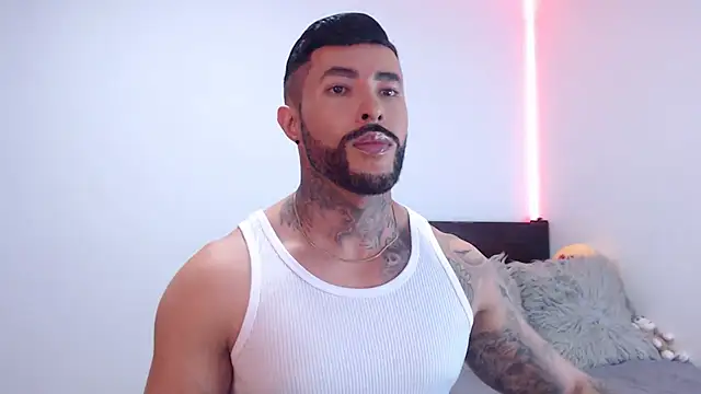 andrea de lucaa online show from 11-05-25, 02:58