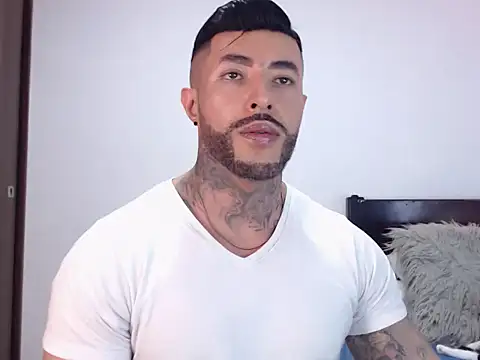 andrea de lucaa online show from 11-29-25, 04:34