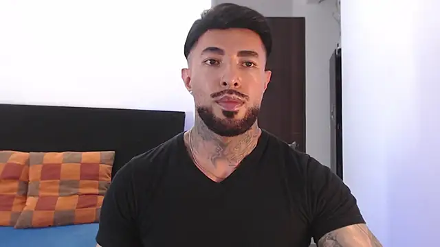 Snapshot of andrea_de_lucaa chatting on 07-14-26, 05:01 andrea de lucaa online show from 07-14-26, 05:01