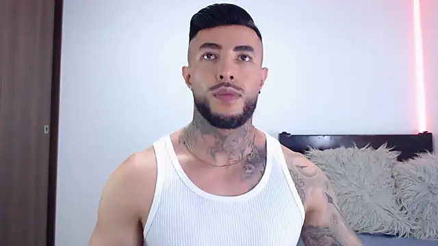 andrea de lucaa online show from 12-17-25, 03:44