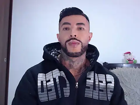 andrea de lucaa online show from 12-04-25, 01:59