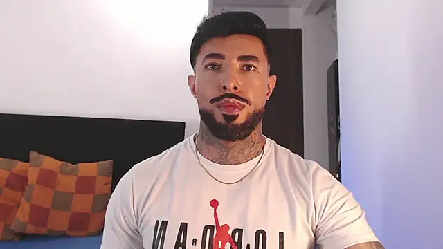 Snapshot of andrea_de_lucaa chatting on 07-04-26, 03:46 andrea de lucaa online show from 07-04-26, 03:46