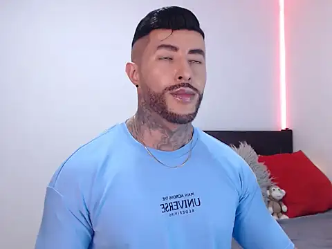 andrea de lucaa online show from 11-26-25, 04:23