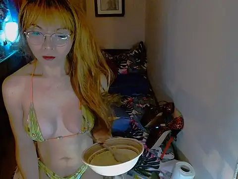 Snapshot of Tsyummydickx chatting on 06-11-26, 12:32 Tsyummydickx online show from 06-11-26, 12:32