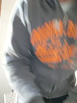 Snapshot of Valen_tinx19cm chatting on 02-27-26, 02:06 Valen tinx19cm online show from 02-27-26, 02:06