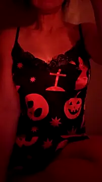 Snapshot of LeemaBean chatting on 10-09-25, 04:57 LeemaBean online show from 10-09-25, 04:57