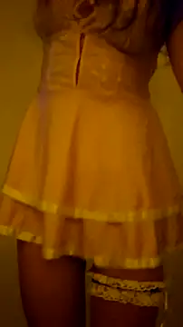 Snapshot of LeemaBean chatting on 10-16-25, 04:21 LeemaBean online show from 10-16-25, 04:21