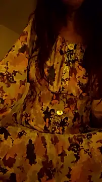 Snapshot of LeemaBean chatting on 10-17-25, 05:00 LeemaBean online show from 10-17-25, 05:00