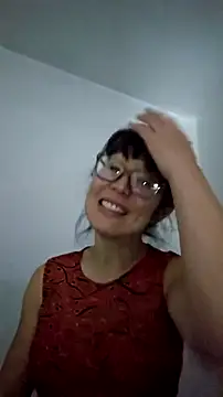 Snapshot of LeemaBean chatting on 10-18-25, 06:43 LeemaBean online show from 10-18-25, 06:43