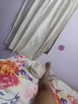 Snapshot of maddy3108 chatting on 09-12-25, 04:12 maddy3108 online show from 09-12-25, 04:12