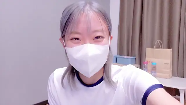 Snapshot of Nana__ch chatting on 10-31-25, 04:20 Nana  ch online show from 10-31-25, 04:20