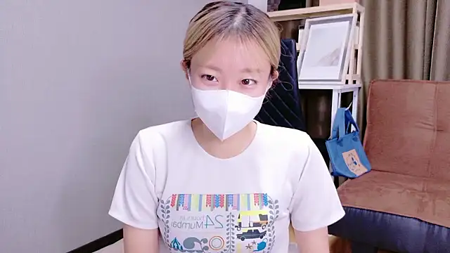 Snapshot of Nana__ch chatting on 10-15-25, 03:38 Nana  ch online show from 10-15-25, 03:38