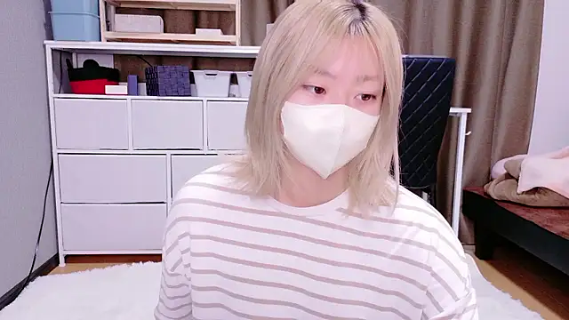 Nana  ch online show from 11-28-25, 04:34