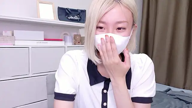 Nana  ch online show from 06-18-26, 04:23