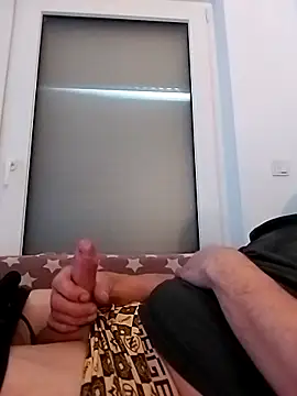Snapshot of slipperysins chatting on 10-18-25, 03:14 slipperysins online show from 10-18-25, 03:14