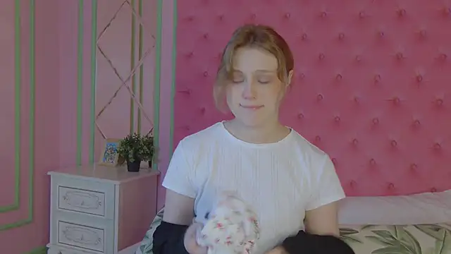 CaitlinSugar online show from 05-25-26, 04:23
