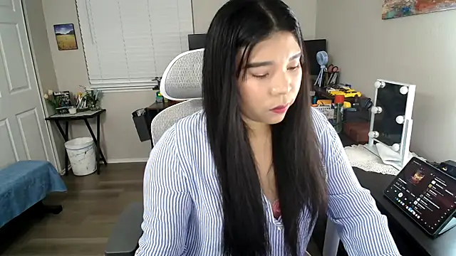 SHEILYN  online show from 04-07-26, 04:14