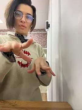 VioletAsh online show from 01-19-26, 04:27