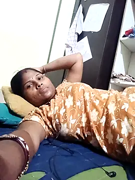 Snapshot of Sneha16 chatting on 09-17-25, 04:53 Sneha16 online show from 09-17-25, 04:53