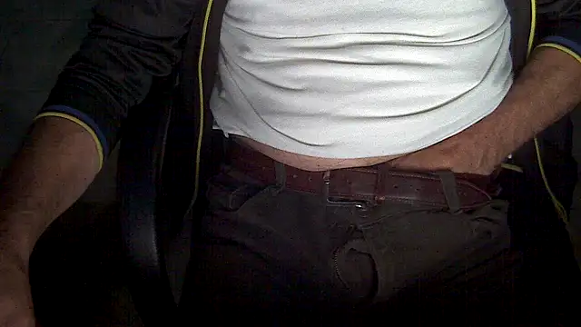 Snapshot of velikifant7 chatting on 04-16-26, 04:02 velikifant7 online show from 04-16-26, 04:02