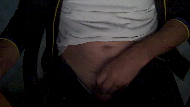 Snapshot of velikifant7 chatting on 03-11-26, 05:34 velikifant7 online show from 03-11-26, 05:34