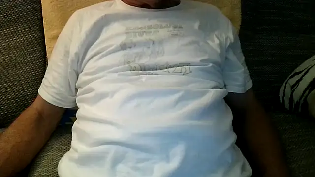 Snapshot of velikifant7 chatting on 03-12-26, 05:06 velikifant7 online show from 03-12-26, 05:06