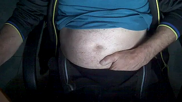 Snapshot of velikifant7 chatting on 04-07-26, 04:14 velikifant7 online show from 04-07-26, 04:14