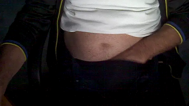 Snapshot of velikifant7 chatting on 03-10-26, 05:22 velikifant7 online show from 03-10-26, 05:22