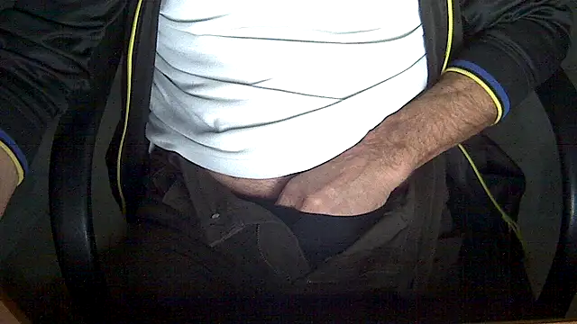 Snapshot of velikifant7 chatting on 02-22-26, 05:32 velikifant7 online show from 02-22-26, 05:32