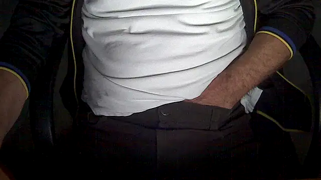 Snapshot of velikifant7 chatting on 02-18-26, 05:27 velikifant7 online show from 02-18-26, 05:27