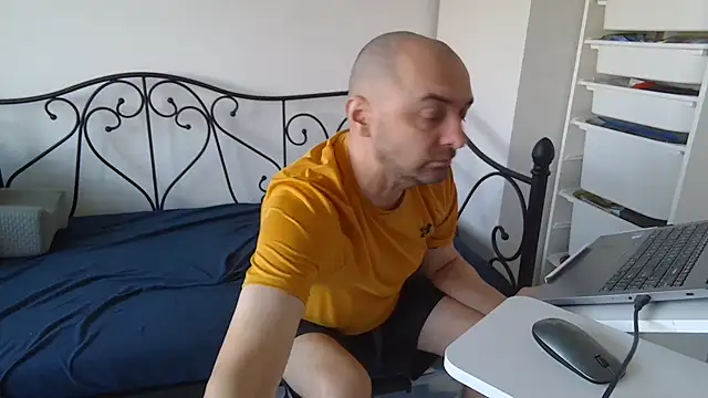 Handsomernguy online show from 10-01-25, 07:02