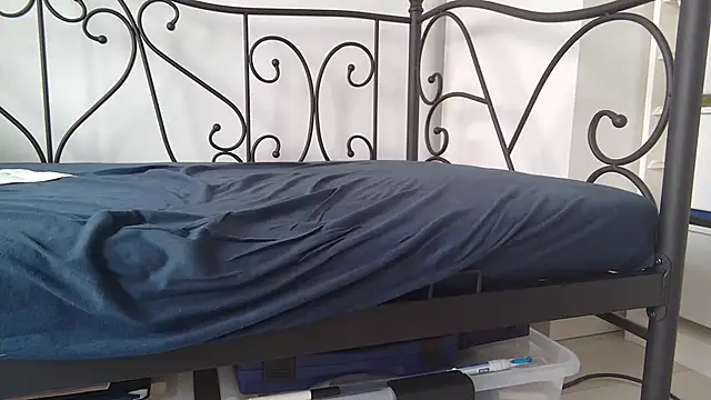 Handsomernguy online show from 10-04-25, 11:12