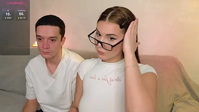 Snapshot of Kriss_Amelia chatting on 09-09-25, 01:53 Kriss Amelia online show from 09-09-25, 01:53