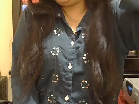 Snapshot of fairy_queen07 chatting on 11-18-25, 05:55 fairy queen07 online show from 11-18-25, 05:55