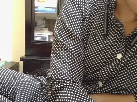 Snapshot of fairy_queen07 chatting on 10-23-25, 07:12 fairy queen07 online show from 10-23-25, 07:12