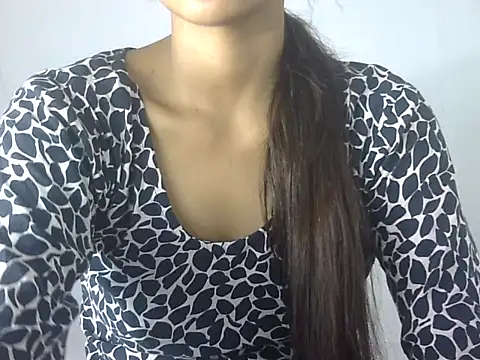 Snapshot of Nura7 chatting on 09-11-25, 06:52 Nura7 online show from 09-11-25, 06:52