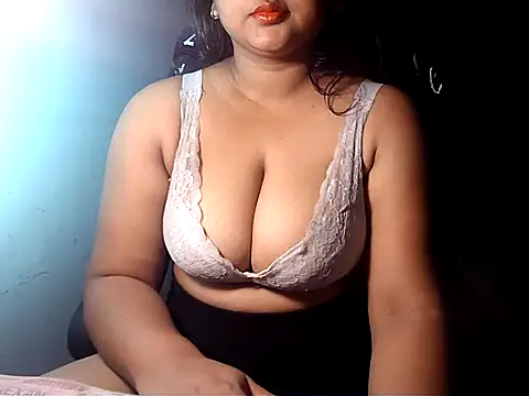 Snapshot of PatnakiRitu1 chatting on 06-26-26, 01:44 PatnakiRitu1 online show from 06-26-26, 01:44