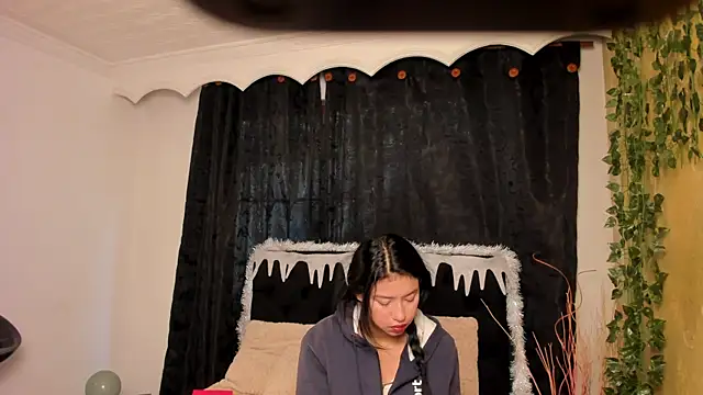 Tiffany Nm online show from 12-15-25, 01:50