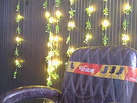 Exotic Shikha online show from 12-18-25, 11:03