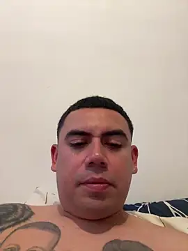 Snapshot of davidxxx099 chatting on 05-27-26, 08:27 davidxxx099 online show from 05-27-26, 08:27
