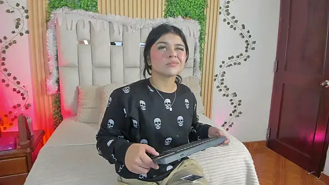 Jade Nmm online show from 12-19-25, 01:02