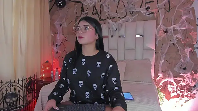 Jade Nmm online show from 10-27-25, 12:50