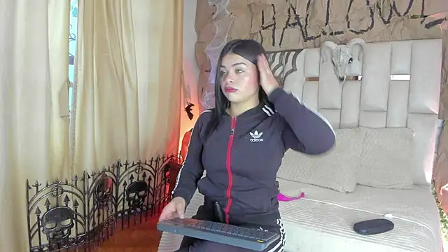 Jade Nmm online show from 10-15-25, 12:46