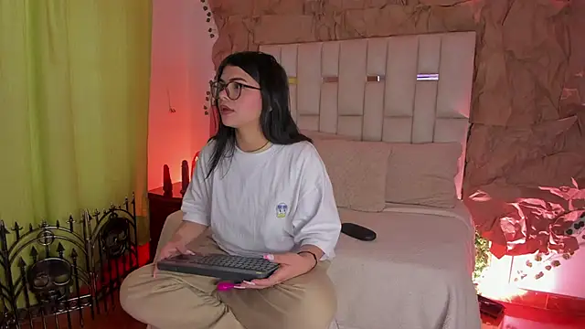 Jade Nmm online show from 10-10-25, 01:01