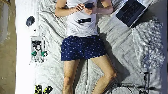 Snapshot of Just2Try chatting on 02-21-26, 04:09 Just2Try online show from 02-21-26, 04:09