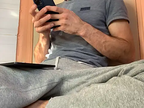 Snapshot of Just2Try chatting on 11-21-25, 12:26 Just2Try online show from 11-21-25, 12:26